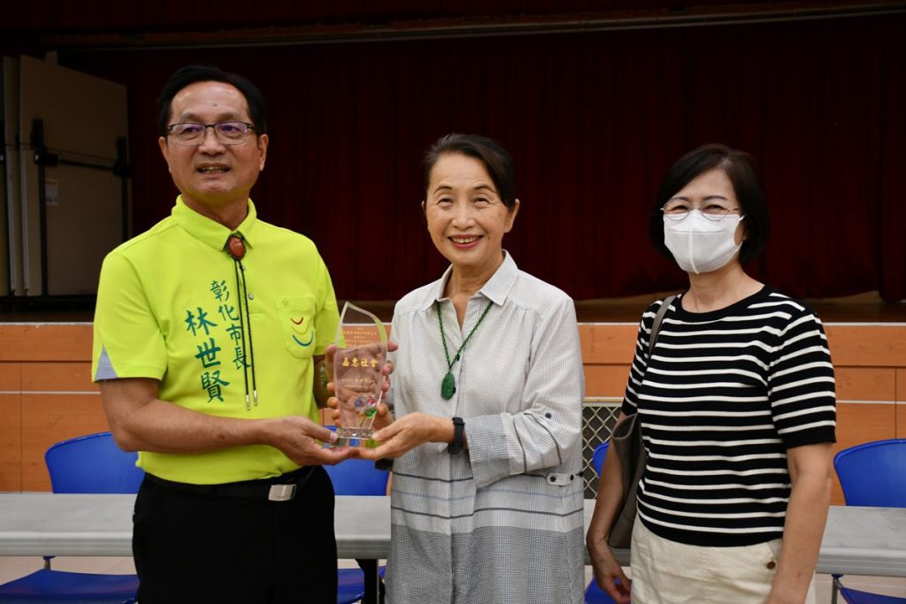 大通電子長年關懷弱勢族群  捐贈彰市獨居長者中秋節慰問金