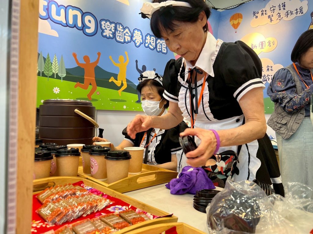 「Taitung樂齡夢想館」溫馨咖啡香  「爺奶咖啡車」展現創新活力