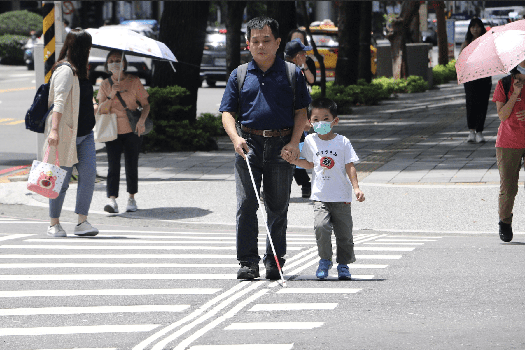 公私協力     新北市推導盲行穿線     視障者過馬路再也不怕虎口險境