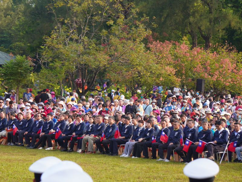 高雄市慶祝114年國慶　澄清湖升旗健走活動熱鬧登場