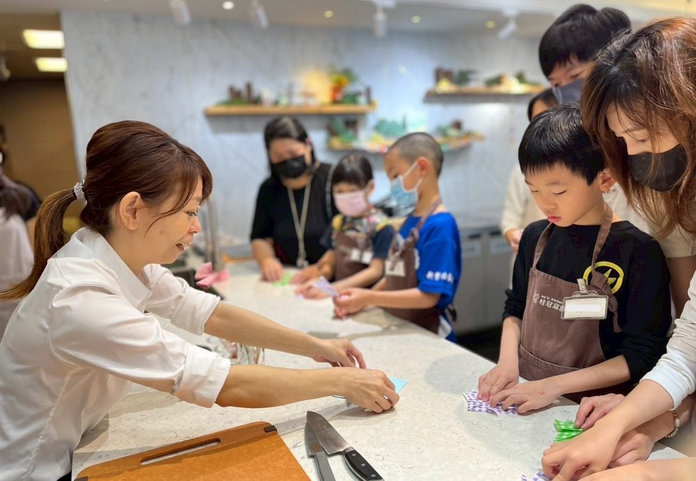 不是只會做菜！窩廚房夏令營教孩子動手動腦   體驗日式夏日祭典文化