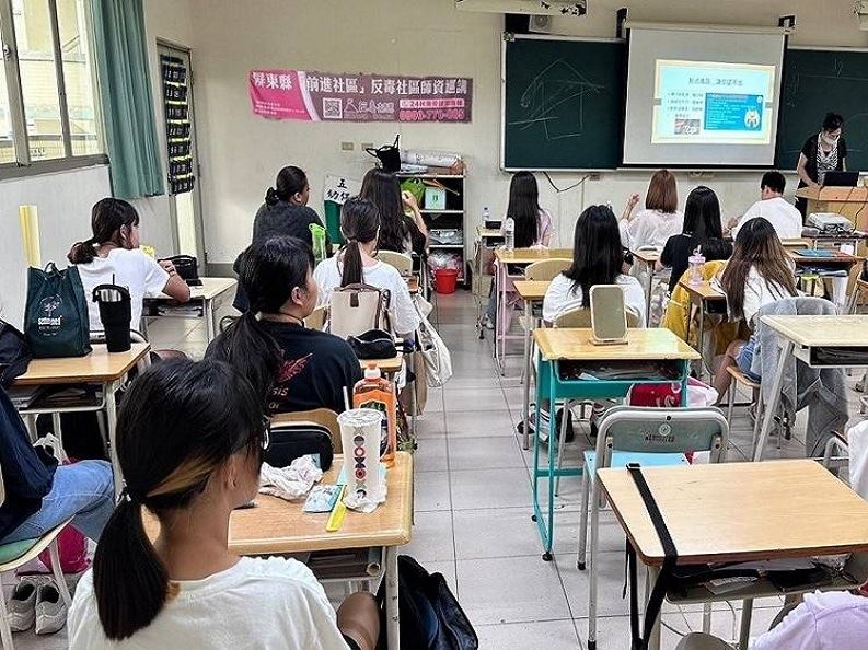 假煙真毒，喪屍不遠    守護青少年，拒毒從家開始
