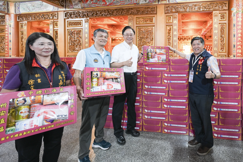 中元普渡發揮大愛     桃園宮廟將普渡物資捐食享冰箱     張善政感謝熱心響應