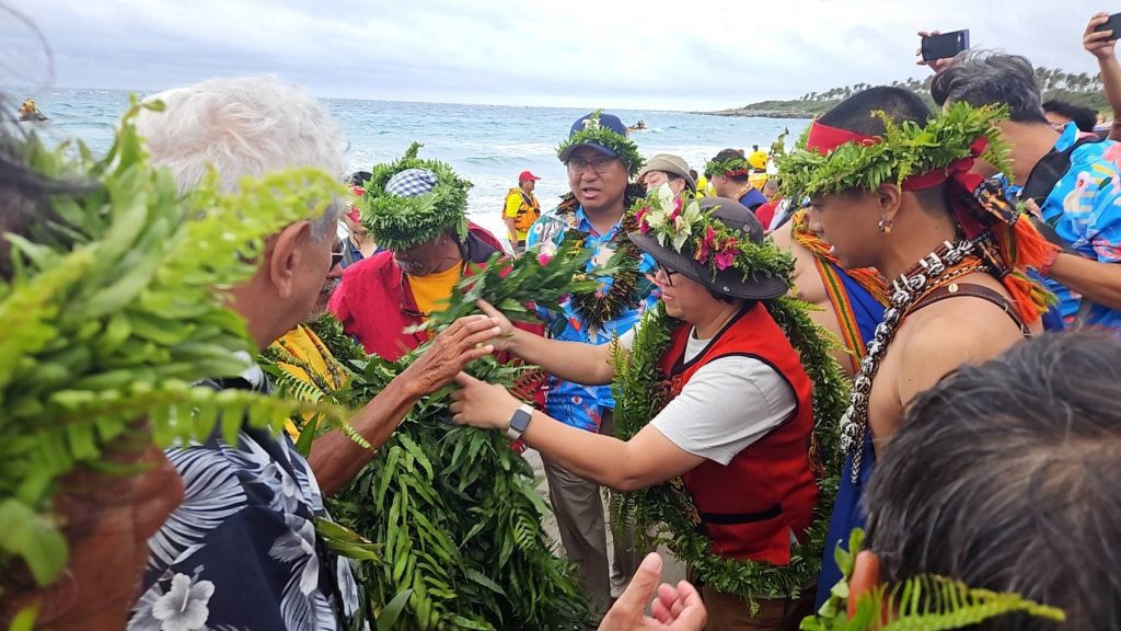 跨越2千公里海域   南島舟船Alingano Maisu抵臺東  阿美族儀式盛大歡迎