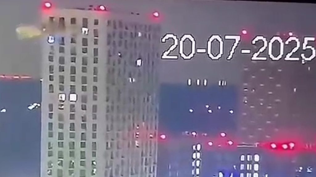 影音/莫斯科晚間遭無人機襲擊 機場一度停止運作