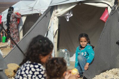 敘利亞八歲女孩連夜徒步逃離炮火 人道救援分秒必爭  救助兒童會守護戰火下的童年