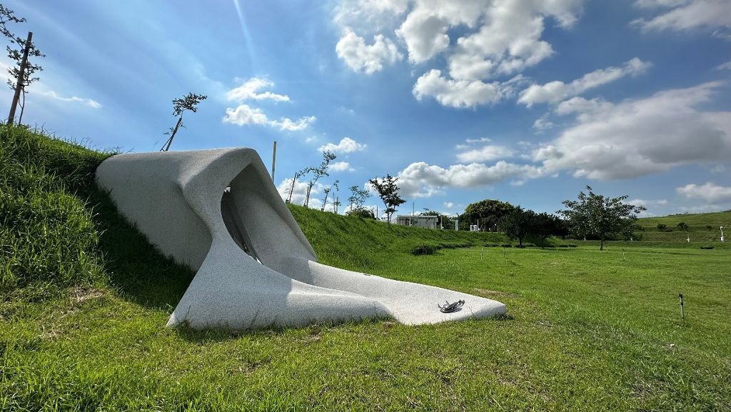 臺中中央公園夏日炎炎水泥涵管融化了 公共藝術蕴蘊之湳Pipe超現實亮相