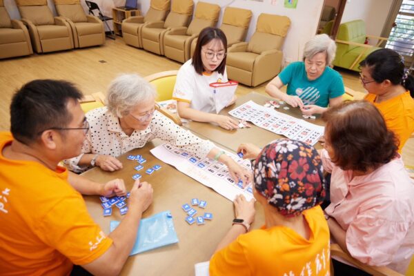 與愛同行！源生時養推燕窩公益禮盒 支持樂作協會失智者「老來伴，愛不散」