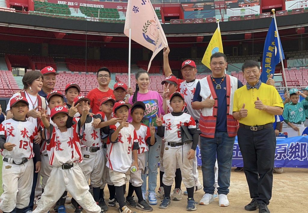 Vivian徐若瑄心繫光復重建 與「TIA原民協會」攜手低調捐款近百萬挺原鄉 16年來默默付出