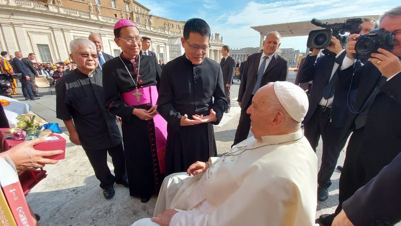 教宗方濟各親接台灣宗教代表團 讚賞台灣宗教交流促和平