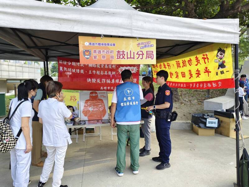 高雄秋日浪漫慢走！400市民樂享美館周邊美景