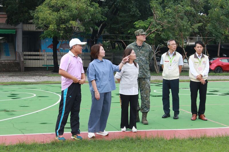 屏東縣長周春米視察康芮颱風災後校園復課情形 指示儘速恢復校園環境