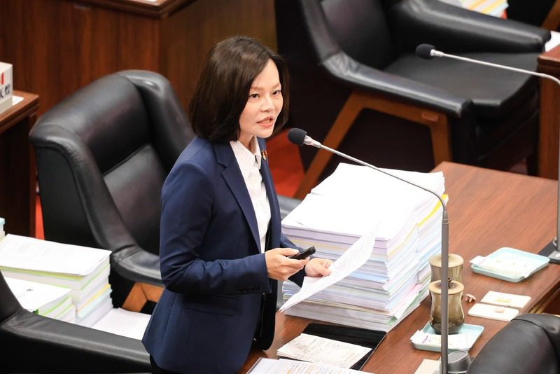 高市議會民進黨團總召改選湯詠瑜參選 喊出「台灣尚勇、團結向前」推動市政