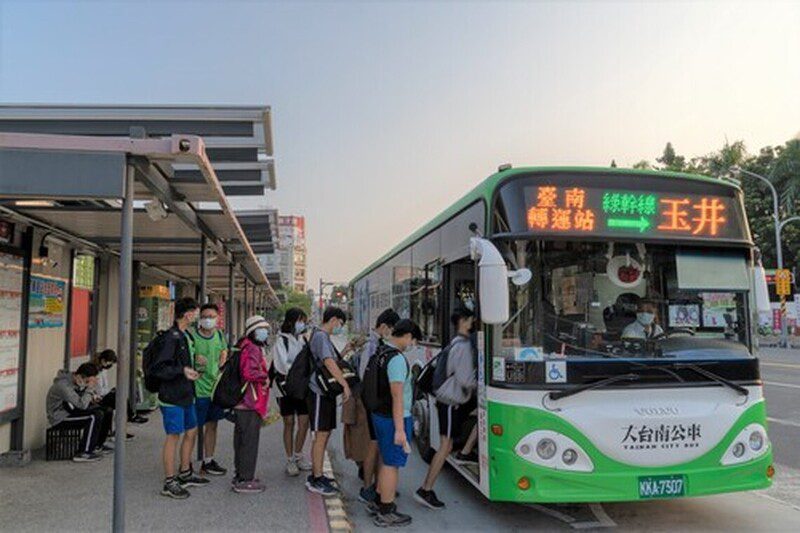 台南公車智慧等車3幹支線防過站不停