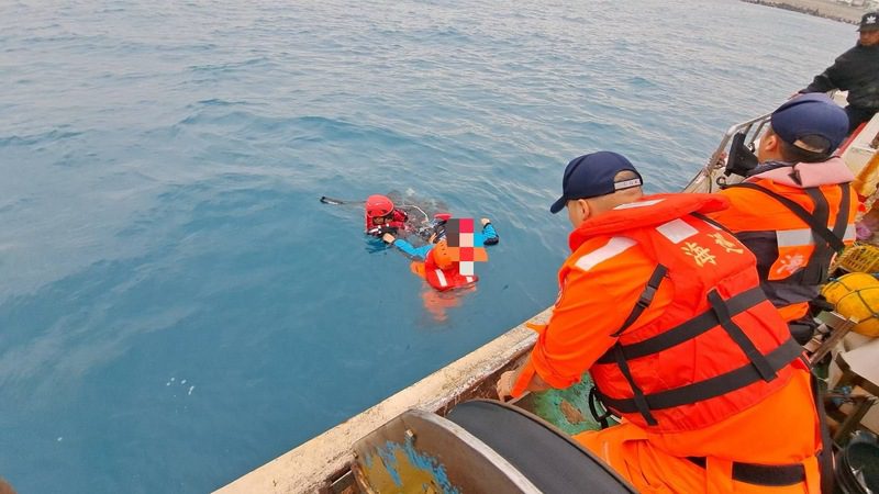 無畏低溫 海巡署迅速反應救回落海民眾