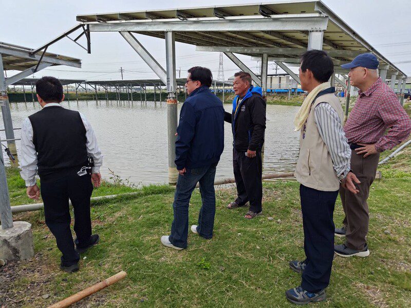 養殖為本、綠能加值 黃昭欽次長實地視察漁電共生案場