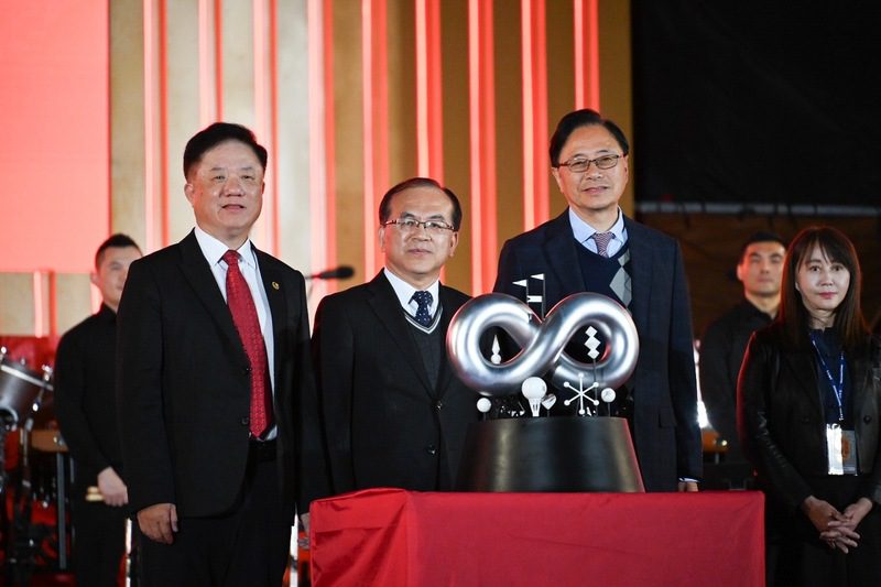 結合棒球與科技！2025台灣燈會主燈展演 AI互動吸睛