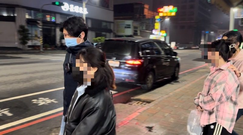 三民警分局查獲妨害風化案 女服務生見警拔腿就跑 仍難逃法網
