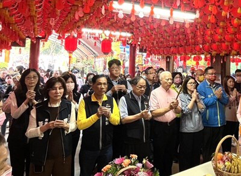 「聚寶盆」惠來里福德祠香火鼎盛 發財金、壽桃福袋送好運