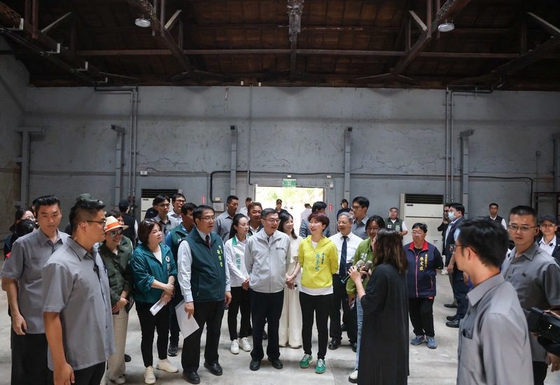 參訪臺南岸內影視基地 卓揆：中央挹注經費打造優質影視從業環境 促進臺灣影視產業發展