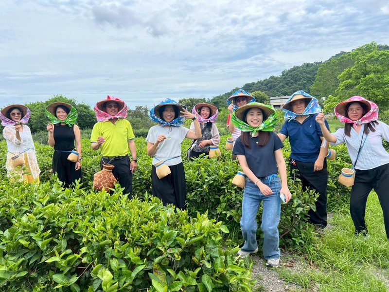 港務公司全力行銷 王錦榮率團迎三井郵輪考察團來台