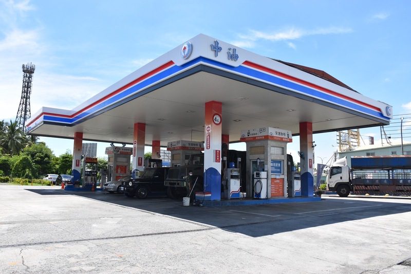 中油宣布油價調整！汽油漲 0.1 元、柴油漲 0.4 元　維持亞鄰最低價