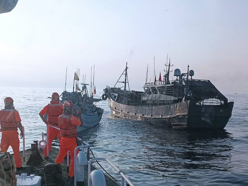 「台陸漁船澎湖外海擦撞驚險！海巡安平艦全程戒護　7小時達成和解」
