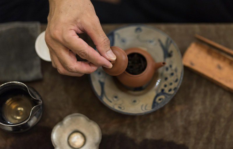 做青與焙火：岩茶市場的風味矛盾與感官文化轉型