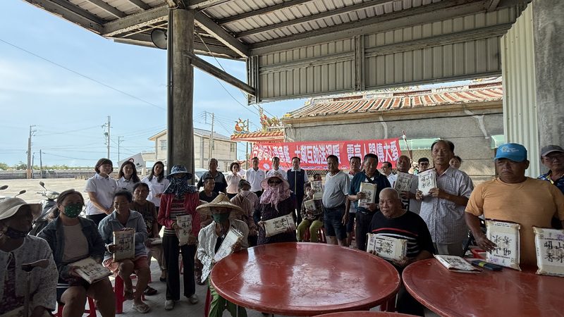 颱風後社區韌性升級 千斤關山米送進麻豆謝厝寮 台電推動公私協力新典範