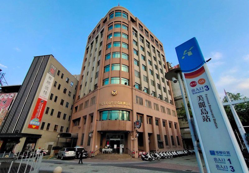 港灣新聞網 / 高雄新興分局2線2星警官蘇姓警務員疑因健康因素猝逝家中