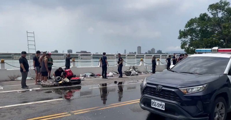 港灣新聞網 / 高雄鳥松區交通事故 小貨車轉彎失控擦撞機車 母女三代受傷送醫