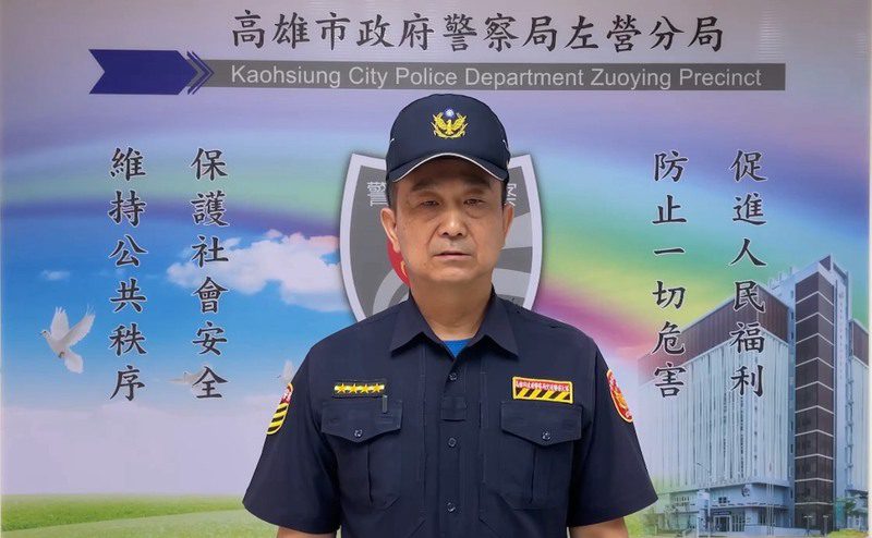 港灣新聞網 / 高雄左營博愛二路交通事故 小客車右轉撞機車 騎士送醫無大礙