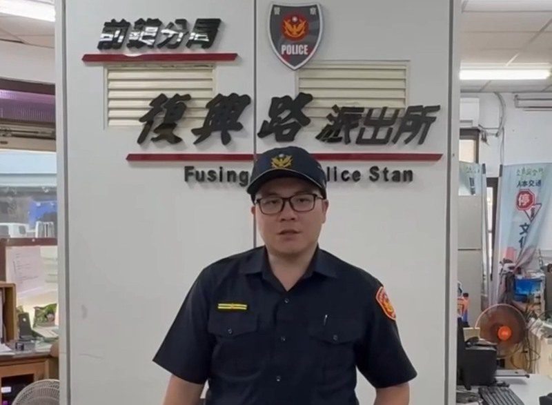 港灣新聞網 / 偉士牌機車違規停路中　前鎮分局提醒任意移動恐涉刑法毀損
