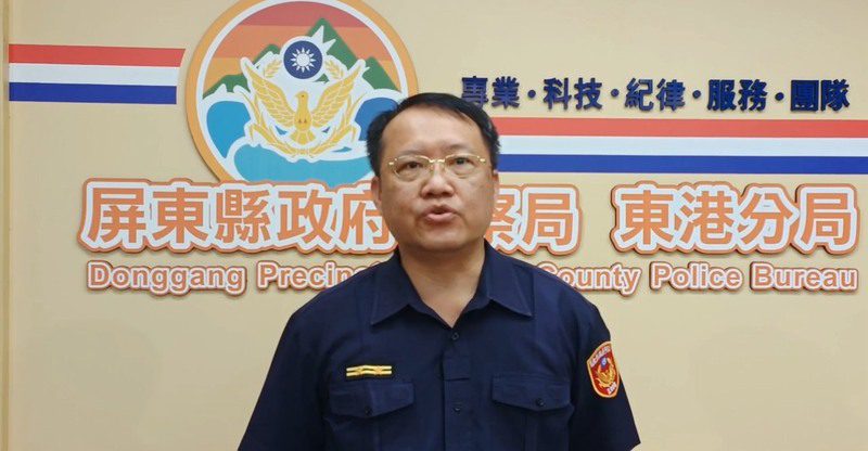 港灣新聞網 / 東港鎮救護車與機車路口相撞　東港警：遇救護車應先停讓