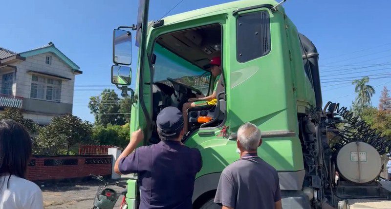 港灣新聞網／連假將至！東港警方校園宣導交通安全　籲民眾保持安全距離避免事故