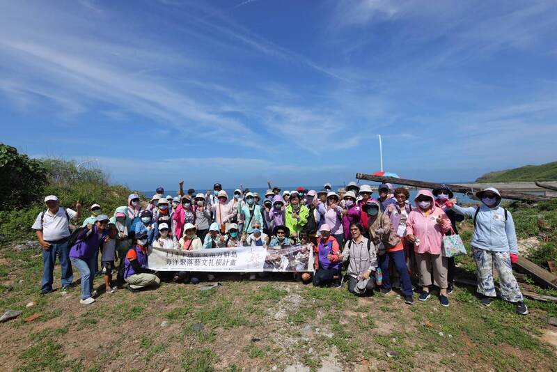 港灣新聞網 / 90歲唸歌耆老葉成仁獻唱討海歌 望安營隊傳承澎湖褒歌精神