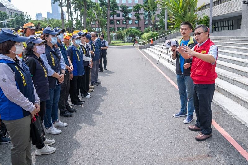 港灣新聞網 / 高雄全力馳援花蓮！33台機具、66人力投入災後重建