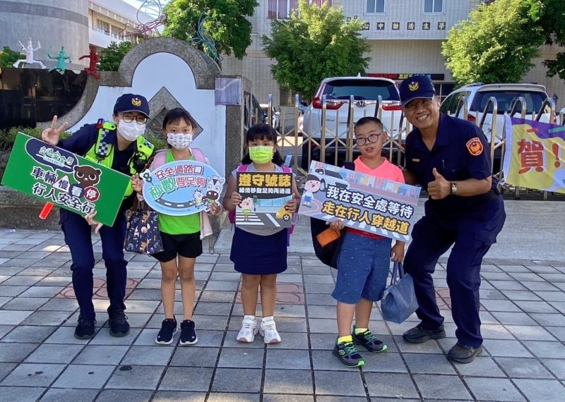 警護您安心上學去　開學日枋警執行護童專案