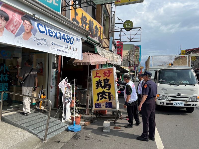 內埔警取締廣濟路段　違停、道路障礙