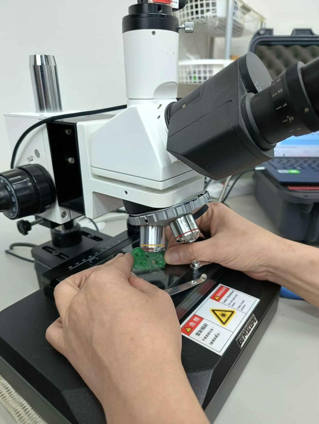 珠寶鑑價師「花輪哥」黃傑齊　北檢依詐欺罪嫌起訴