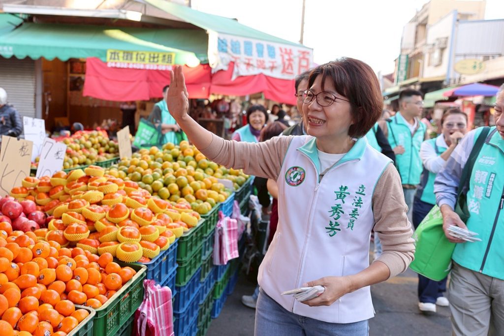 黃秀芳拚縣長提名  「類初選」決戰14天全縣跑透透