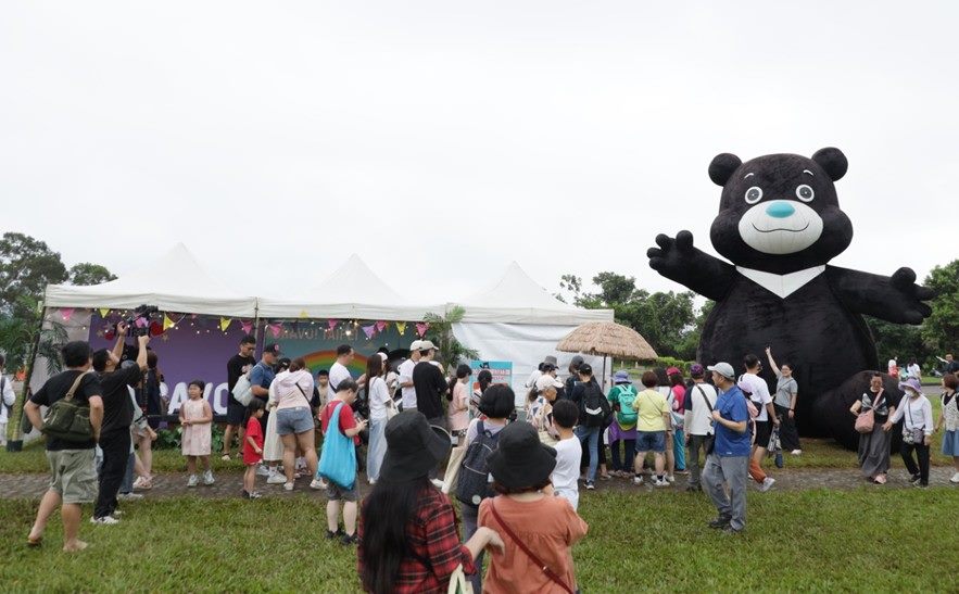 臺北熊讚萌翻臺東！6米氣偶搭配熊讚小屋掀打卡熱潮