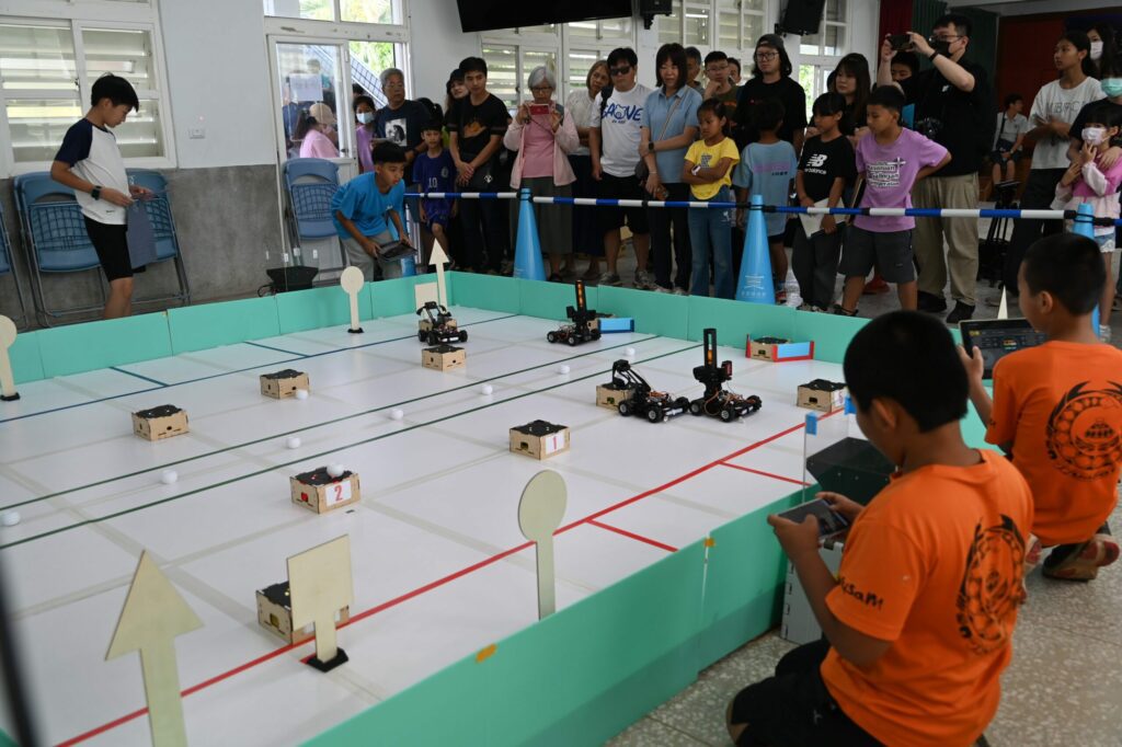 2025臺東智創機器人競賽　75隊同場較勁