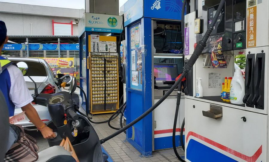 油價又回漲了！ 10/27起汽、柴油各調漲0.5元及0.6元