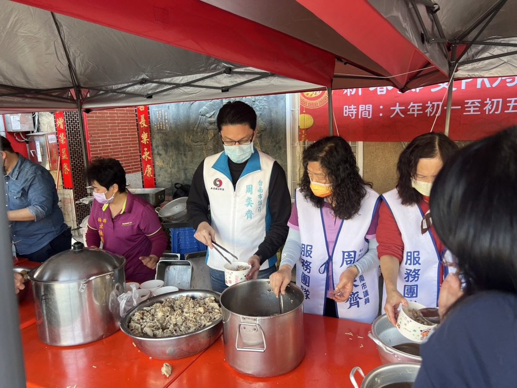 也是受災戶的市議員周奕齊仍全力協助災民　盼南市府春節前入帳慰問金