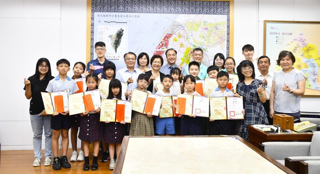 落實閱讀教育  14位「縣長小客人」展現閱讀力 帶動校園閱讀風氣