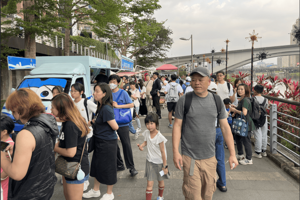 碧潭風景區新亮點     每週六限定行動市集熱鬧開跑