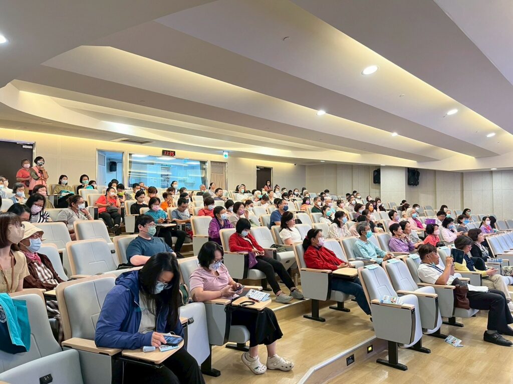屏東榮總攜手國內外專家　輔助療法助攻高齡照護新實踐