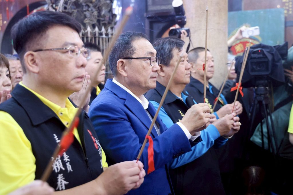 白沙屯媽祖駕到!板橋慈惠宮啟動「百年會香」     侯友宜親自參拜祈福