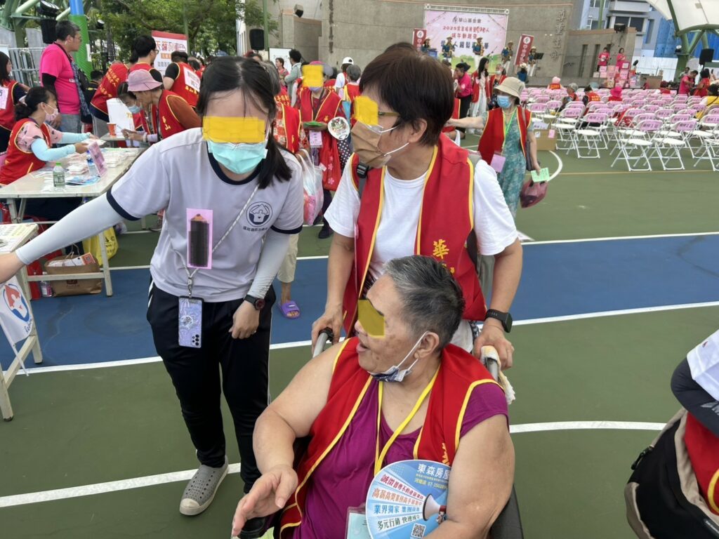 企業與華山基金會攜手　愛老人銀髮嘉年華在高醫